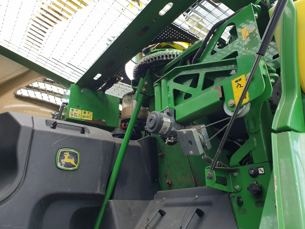Betakarító gép John Deere 8600I: 11 kép.