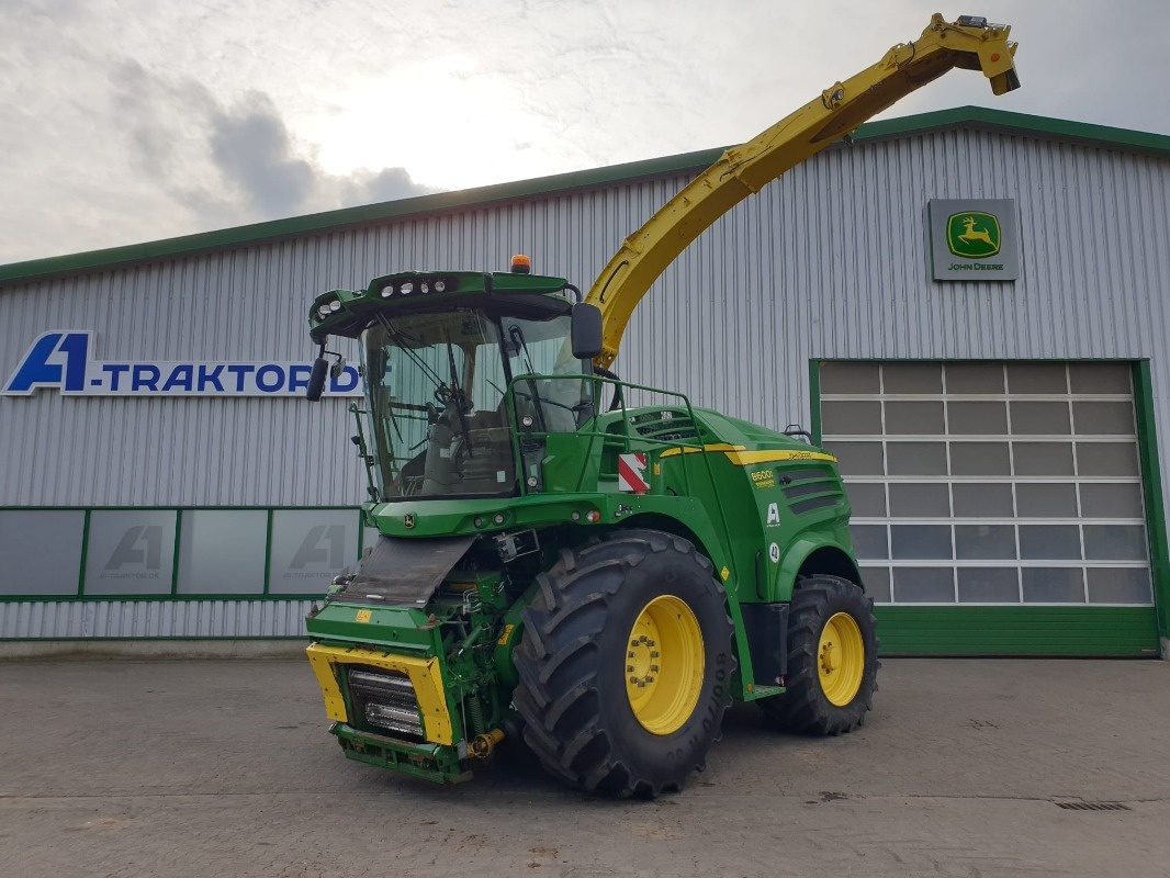 John Deere 8600I - Betakarító gép: 1 kép. John Deere 8600I - Betakarító gép: 1 kép.