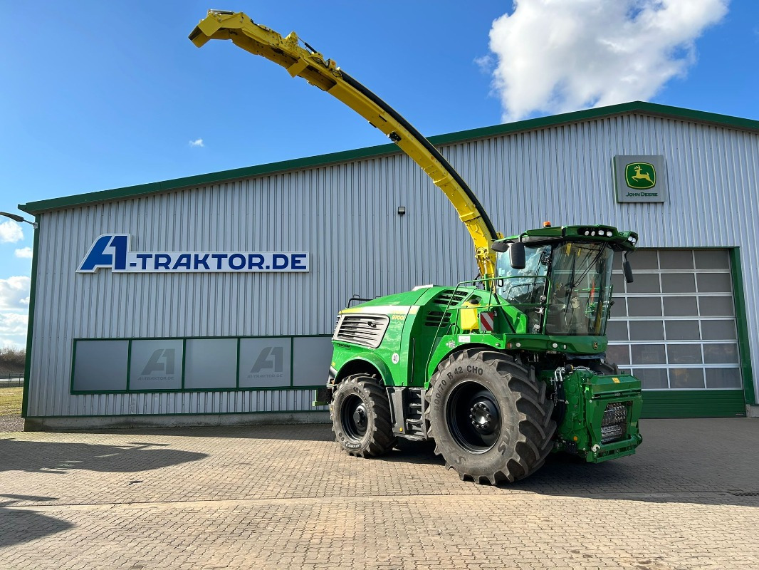 John Deere 9700i - Betakarító gép: 2 kép. John Deere 9700i - Betakarító gép: 2 kép.