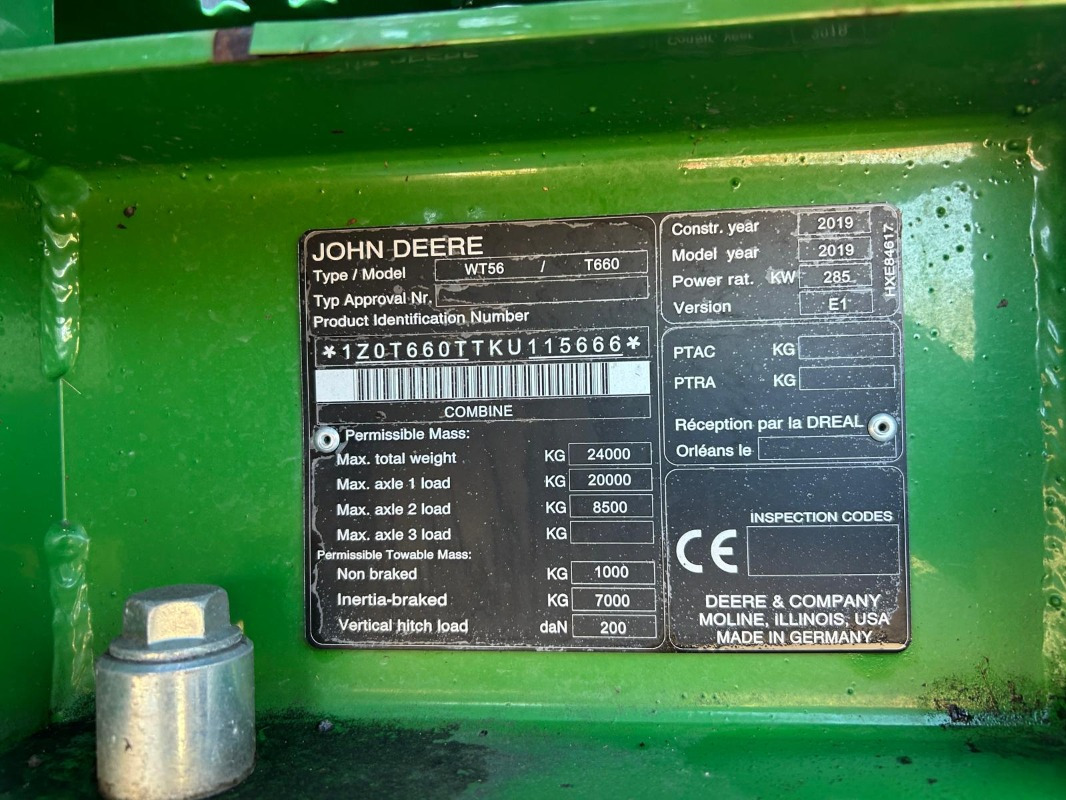 John Deere T660 - Kombájn: 5 kép. John Deere T660 - Kombájn: 5 kép.