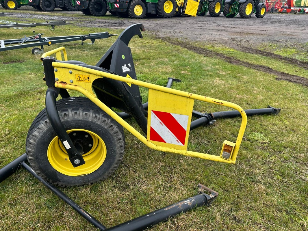 Kemper 400F Zusatzfahrwerk - Kukorica adapter: 2 kép. Kemper 400F Zusatzfahrwerk - Kukorica adapter: 2 kép.