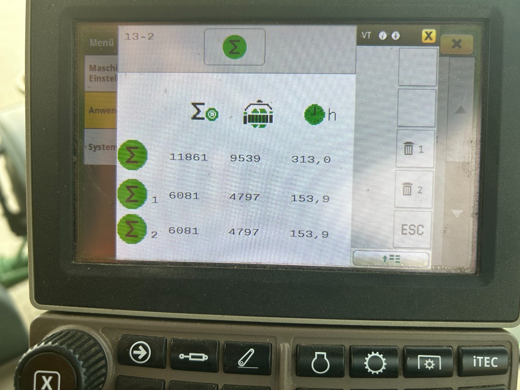 Krone Comprima CV 150 XC PLUS - Szálastakarmány betakarítás gépei: 5 kép. Krone Comprima CV 150 XC PLUS - Szálastakarmány betakarítás gépei: 5 kép.