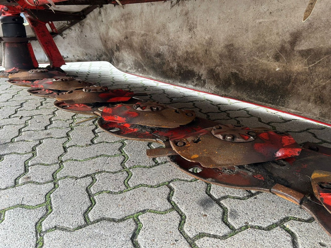 Kuhn GMD 8730 FASTFIT - Fűkasza: 4 kép. Kuhn GMD 8730 FASTFIT - Fűkasza: 4 kép.
