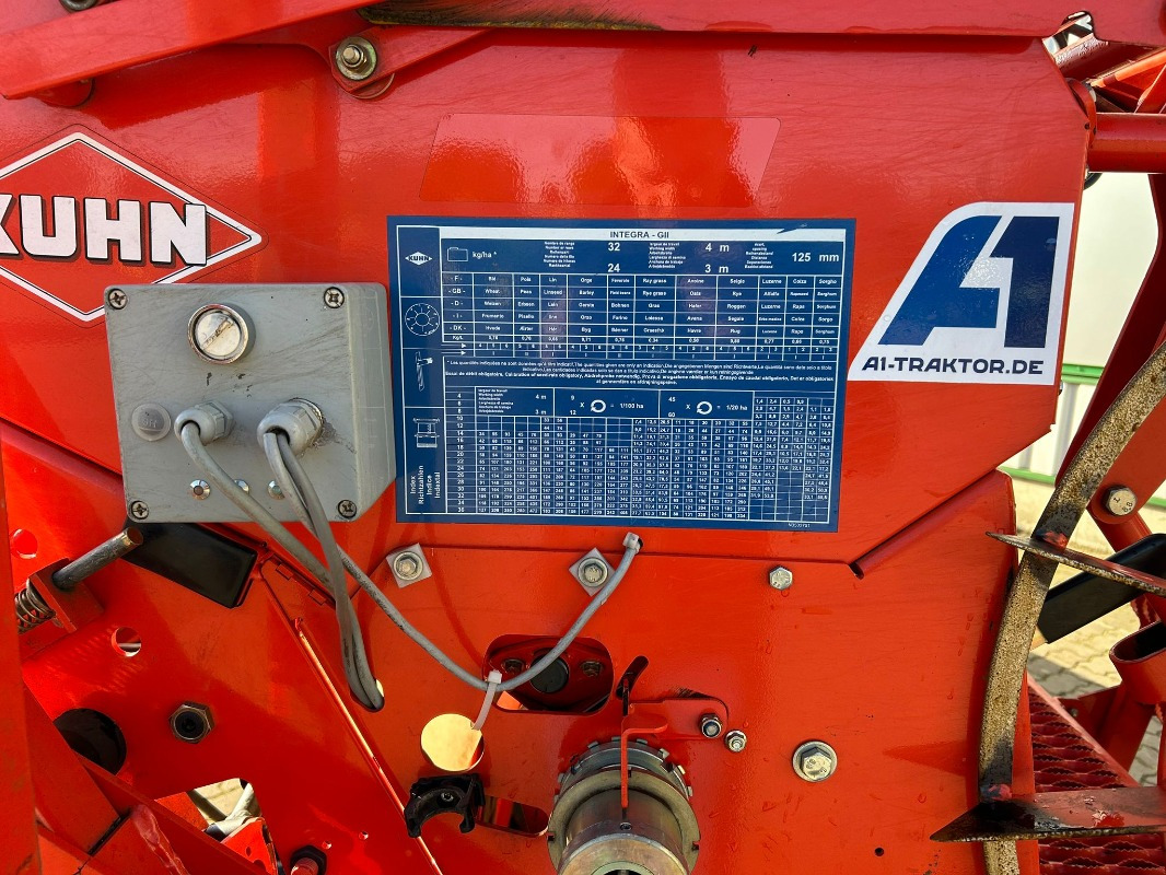 Kuhn Integra G II MIT 400 - Kombinált vetőgép: 4 kép. Kuhn Integra G II MIT 400 - Kombinált vetőgép: 4 kép.