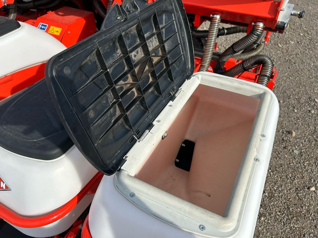Kuhn Maxima 3 RT E *DEMO* - Vetőgép: 3 kép. Kuhn Maxima 3 RT E *DEMO* - Vetőgép: 3 kép.