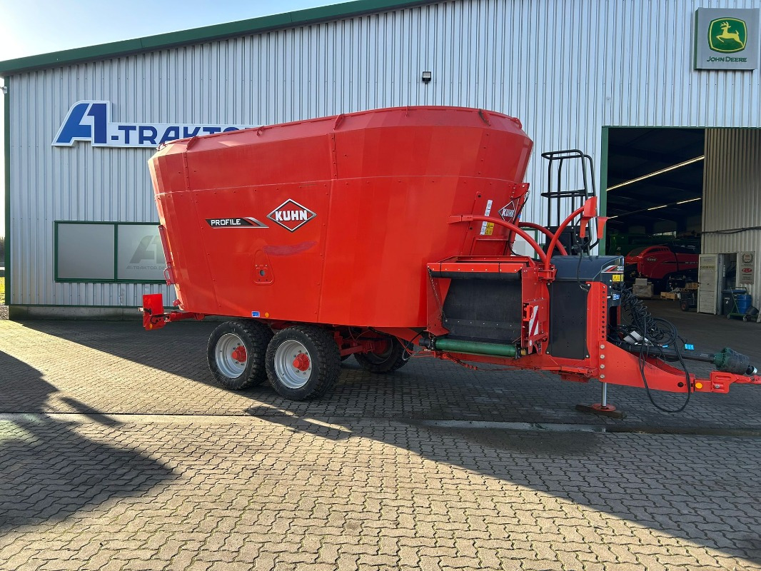 Kuhn Profile 30.2 CL - Etetőkocsi: 5 kép. Kuhn Profile 30.2 CL - Etetőkocsi: 5 kép.