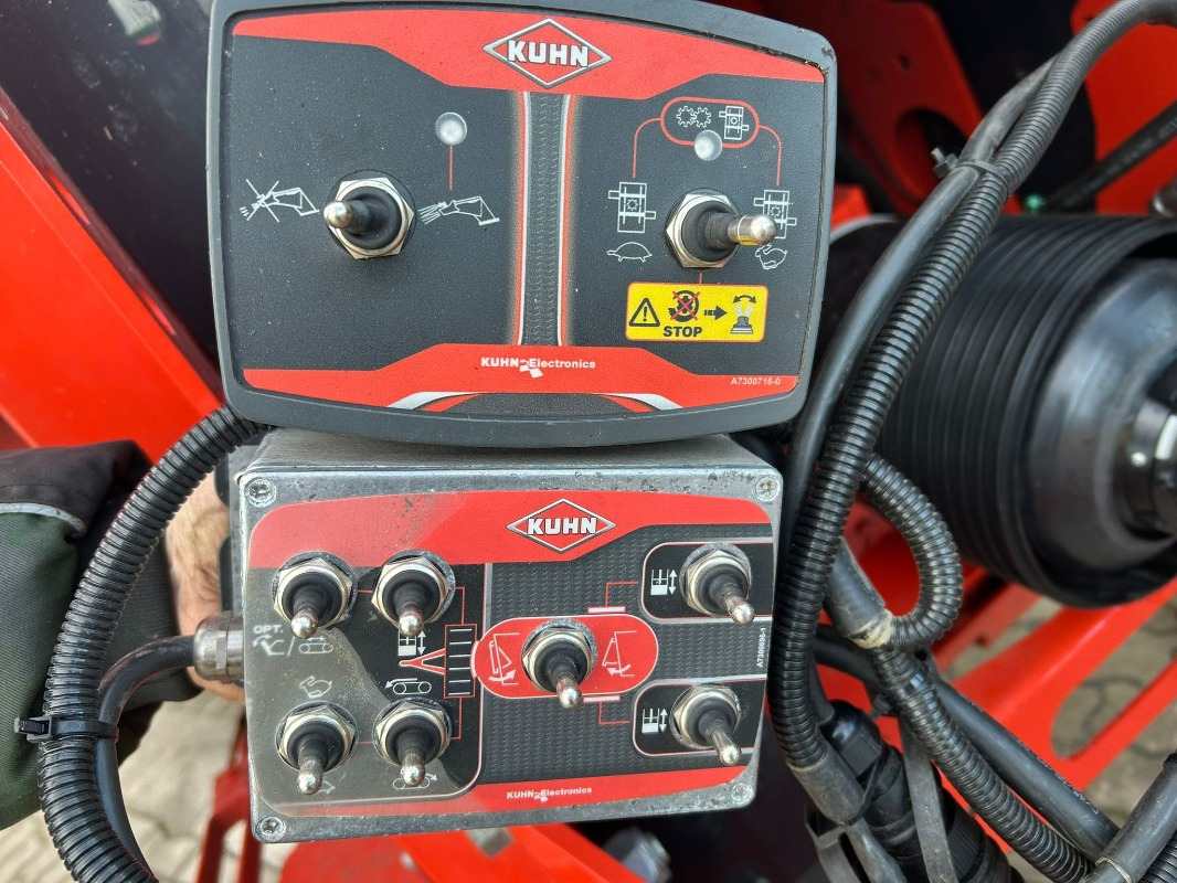 Kuhn Profile 30.2 CL lízing Kuhn Profile 30.2 CL: 13 kép.