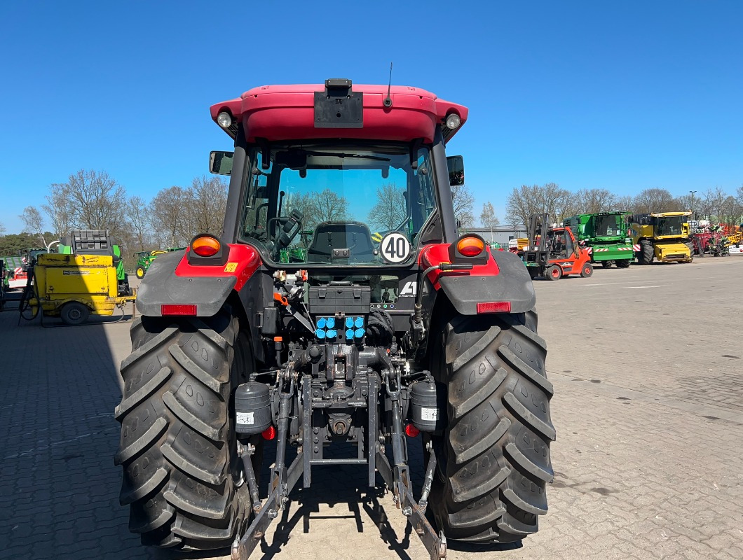 McCormick T 90 - Traktor: 3 kép. McCormick T 90 - Traktor: 3 kép.