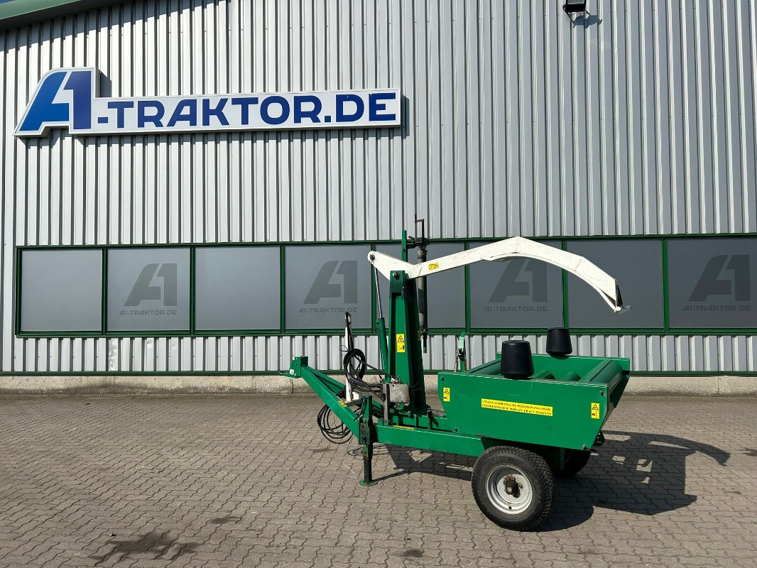 Metal-Fach Z 237 - Bálacsomagoló: 4 kép. Metal-Fach Z 237 - Bálacsomagoló: 4 kép.