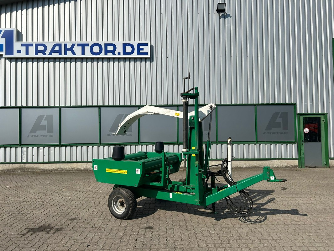 Metal-Fach Z 237 - Bálacsomagoló: 1 kép. Metal-Fach Z 237 - Bálacsomagoló: 1 kép.