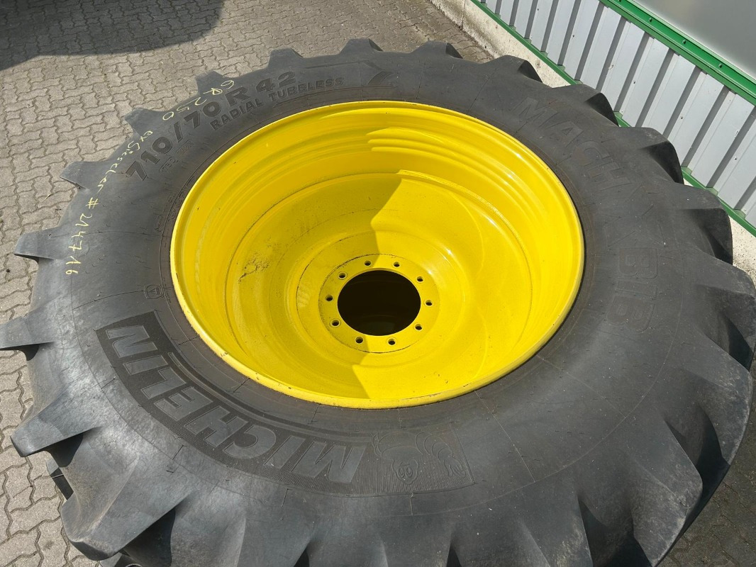Michelin Kompletträder 710/70R42 600/70R30 - Gumiabroncs - Mezőgazdasági gépek: 5 kép. Michelin Kompletträder 710/70R42 600/70R30 - Gumiabroncs - Mezőgazdasági gépek: 5 kép.