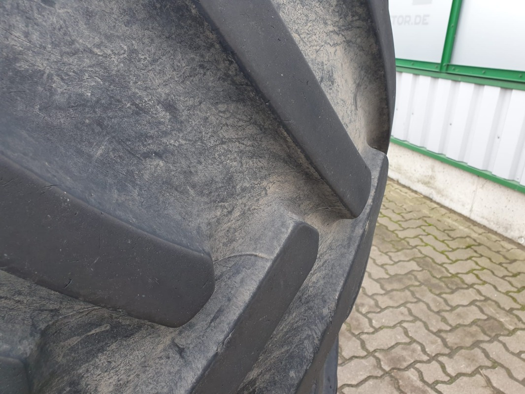Mitas 600/70R38 - Gumiabroncsok és felnik - Mezőgazdasági gépek: 2 kép. Mitas 600/70R38 - Gumiabroncsok és felnik - Mezőgazdasági gépek: 2 kép.