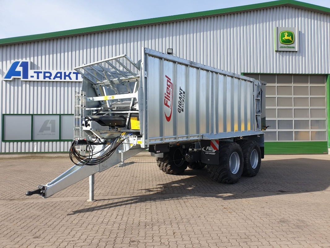 Fliegl ASW 271 COMPACT FOX - Pótkocsi: 1 kép. Fliegl ASW 271 COMPACT FOX - Pótkocsi: 1 kép.
