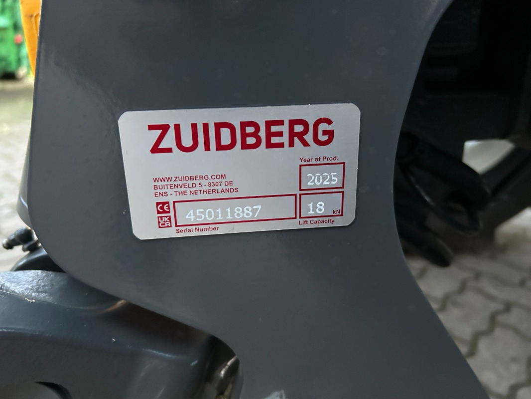 Valtra A85N - Traktor: 5 kép. Valtra A85N - Traktor: 5 kép.