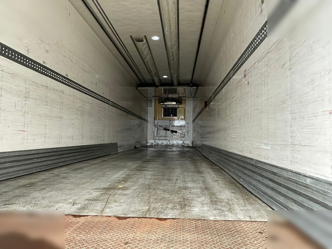 CARMOSINO  - Félpótkocsi hűtős: 5 kép. CARMOSINO  - Félpótkocsi hűtős: 5 kép.