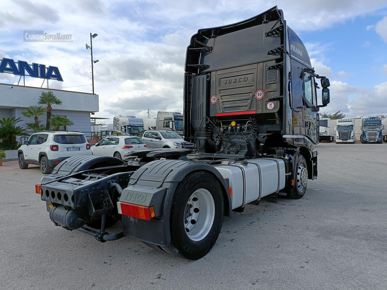 IVECO STRALIS 450 - Nyergesvontató: 2 kép. IVECO STRALIS 450 - Nyergesvontató: 2 kép.