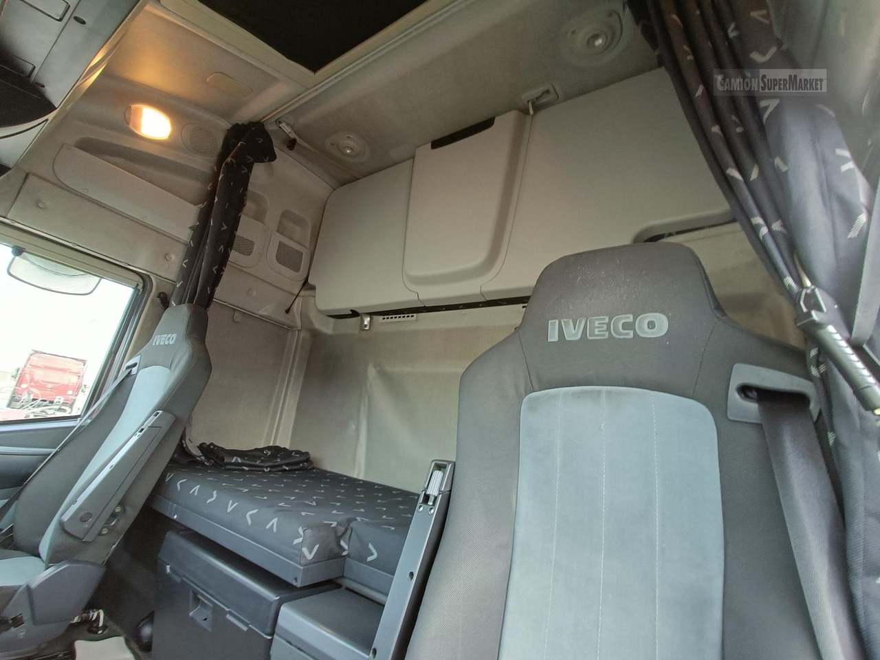 IVECO STRALIS 450 - Nyergesvontató: 5 kép. IVECO STRALIS 450 - Nyergesvontató: 5 kép.