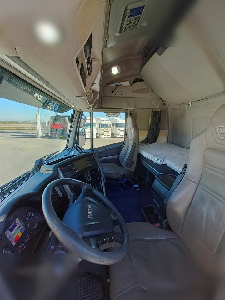 IVECO STRALIS 480 - Nyergesvontató: 5 kép. IVECO STRALIS 480 - Nyergesvontató: 5 kép.