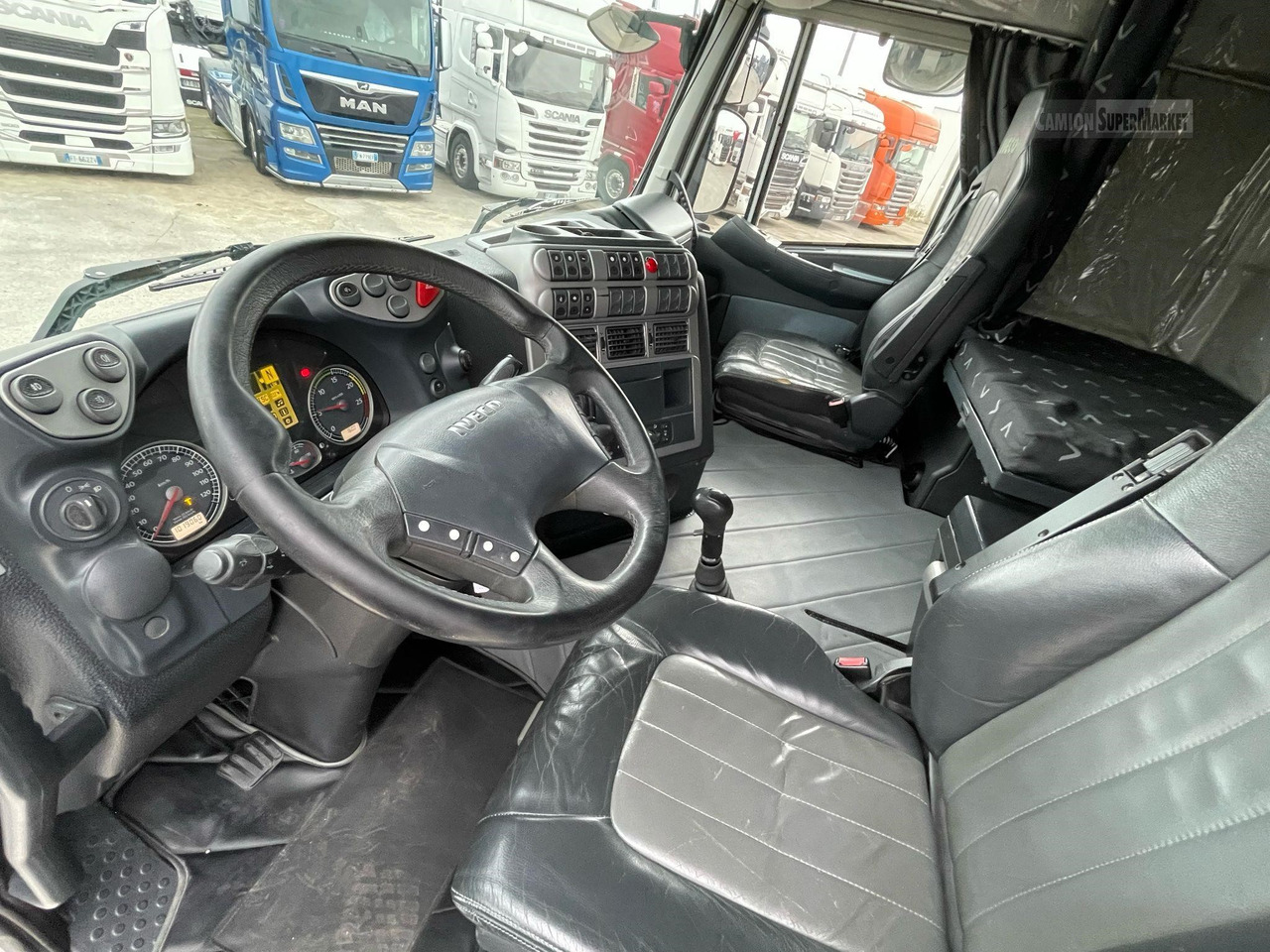 IVECO STRALIS 500 - Nyergesvontató: 4 kép. IVECO STRALIS 500 - Nyergesvontató: 4 kép.