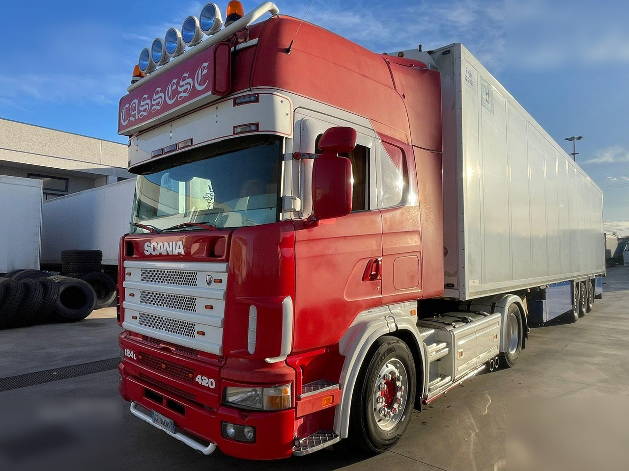 SCANIA R124.420 - Nyergesvontató: 2 kép. SCANIA R124.420 - Nyergesvontató: 2 kép.