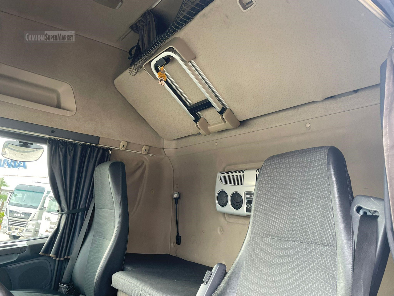 SCANIA R440 - Nyergesvontató: 5 kép. SCANIA R440 - Nyergesvontató: 5 kép.