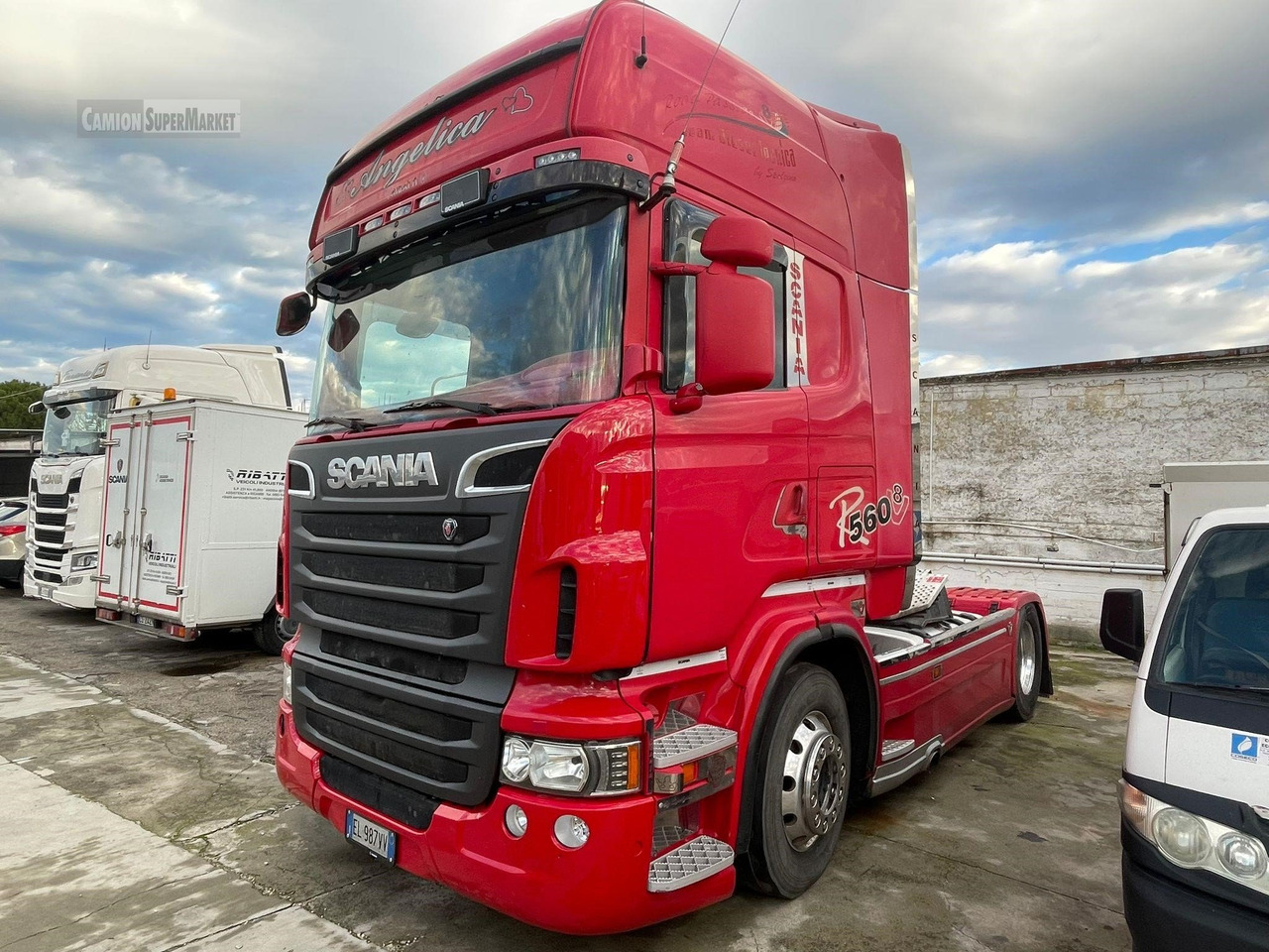 SCANIA R560 - Nyergesvontató: 1 kép. SCANIA R560 - Nyergesvontató: 1 kép.