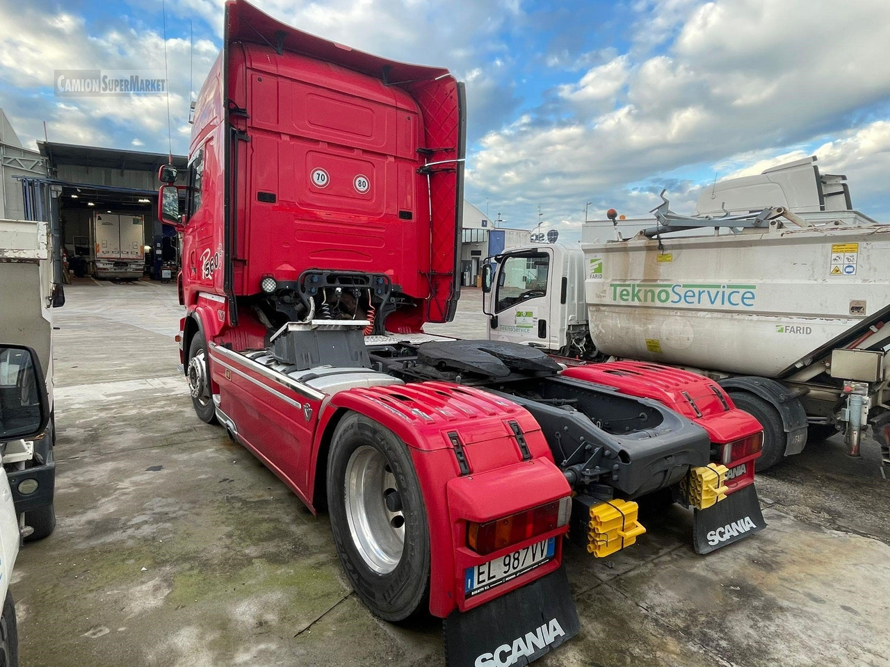 SCANIA R560 - Nyergesvontató: 4 kép. SCANIA R560 - Nyergesvontató: 4 kép.