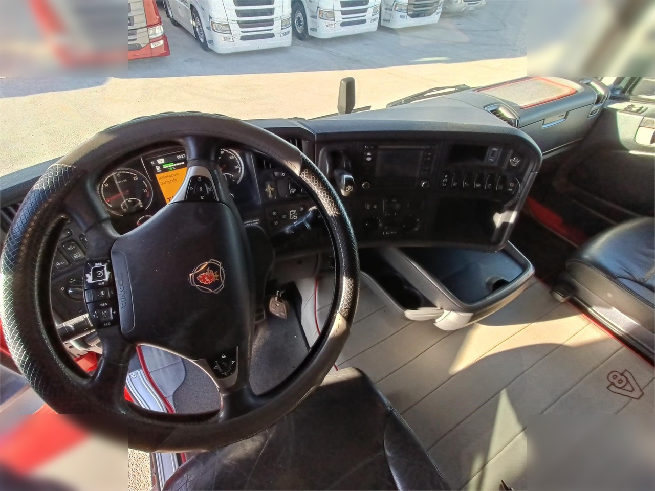 SCANIA R580 - Nyergesvontató: 5 kép. SCANIA R580 - Nyergesvontató: 5 kép.