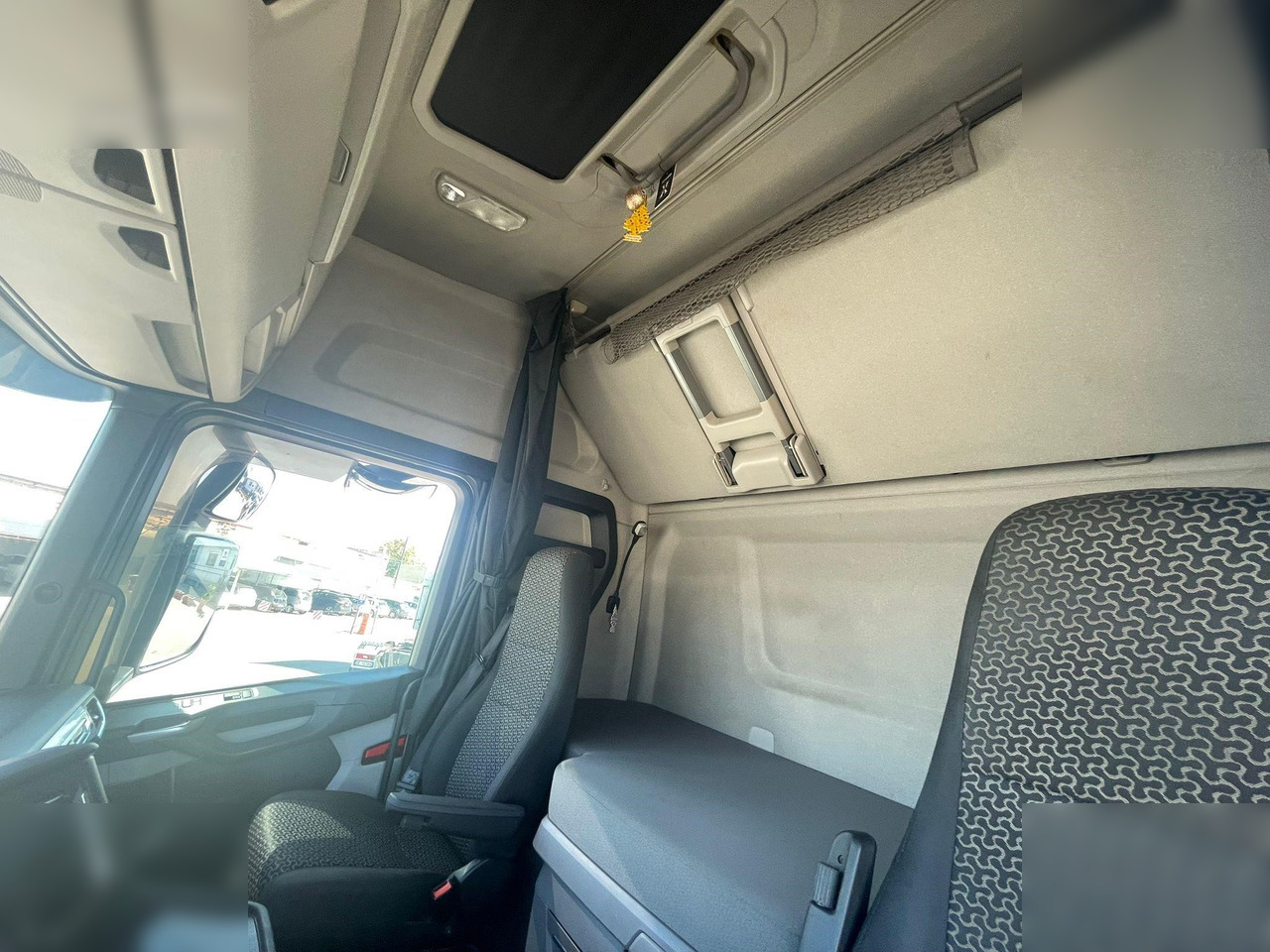 SCANIA S500 - Nyergesvontató: 5 kép. SCANIA S500 - Nyergesvontató: 5 kép.