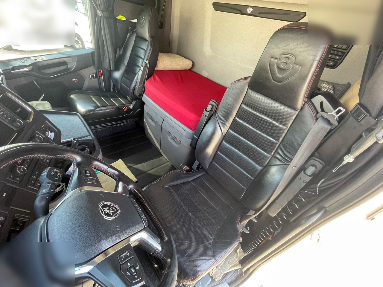 SCANIA S530 - Nyergesvontató: 5 kép. SCANIA S530 - Nyergesvontató: 5 kép.