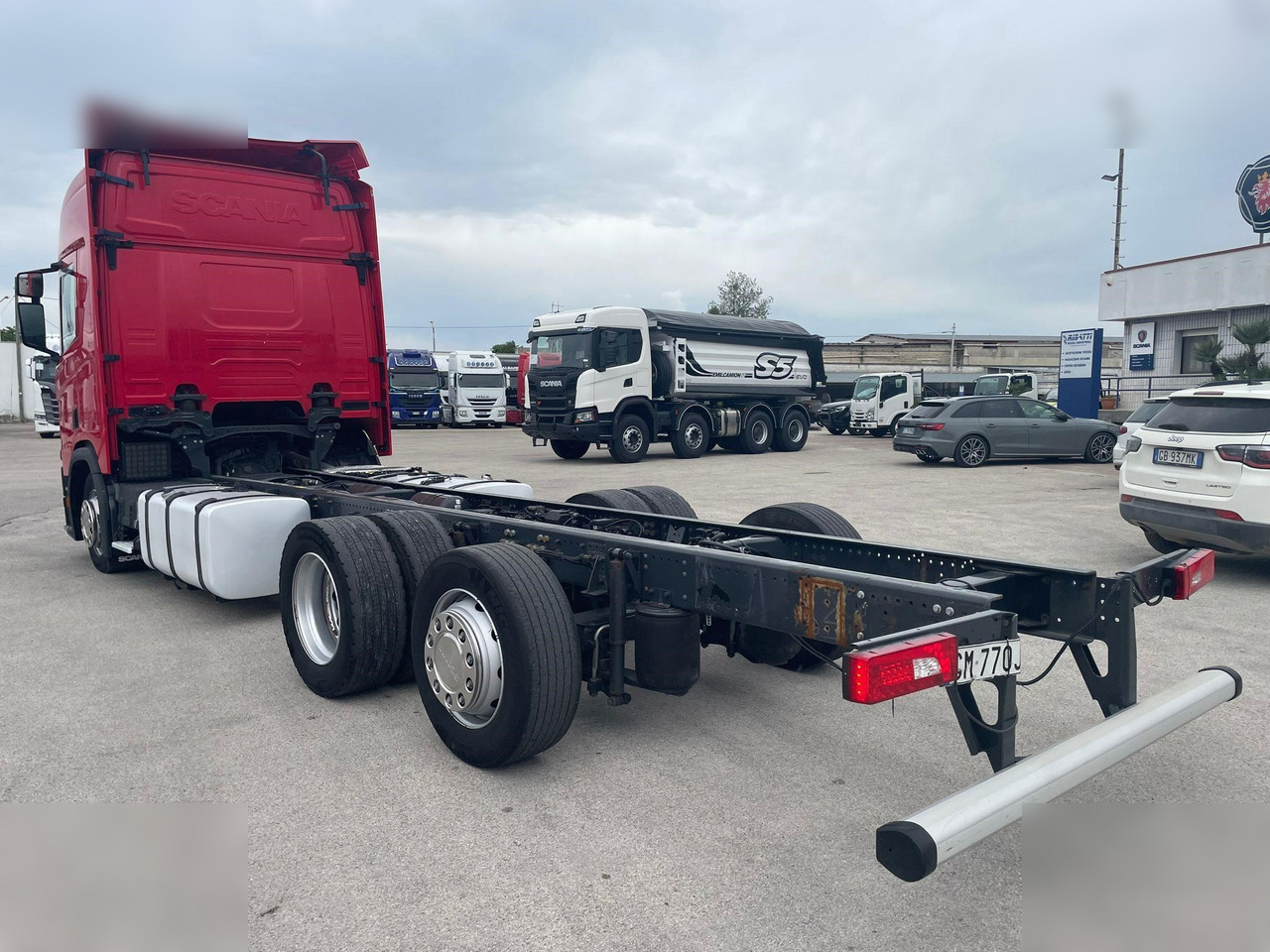 SCANIA R450 - Ponyvás teherautó: 4 kép. SCANIA R450 - Ponyvás teherautó: 4 kép.