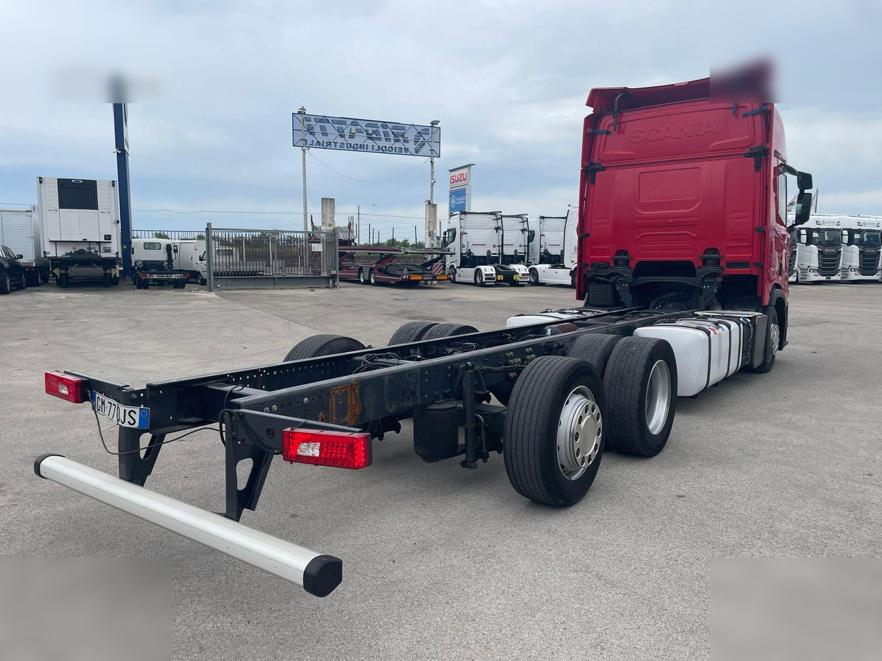 SCANIA R450 - Ponyvás teherautó: 3 kép. SCANIA R450 - Ponyvás teherautó: 3 kép.
