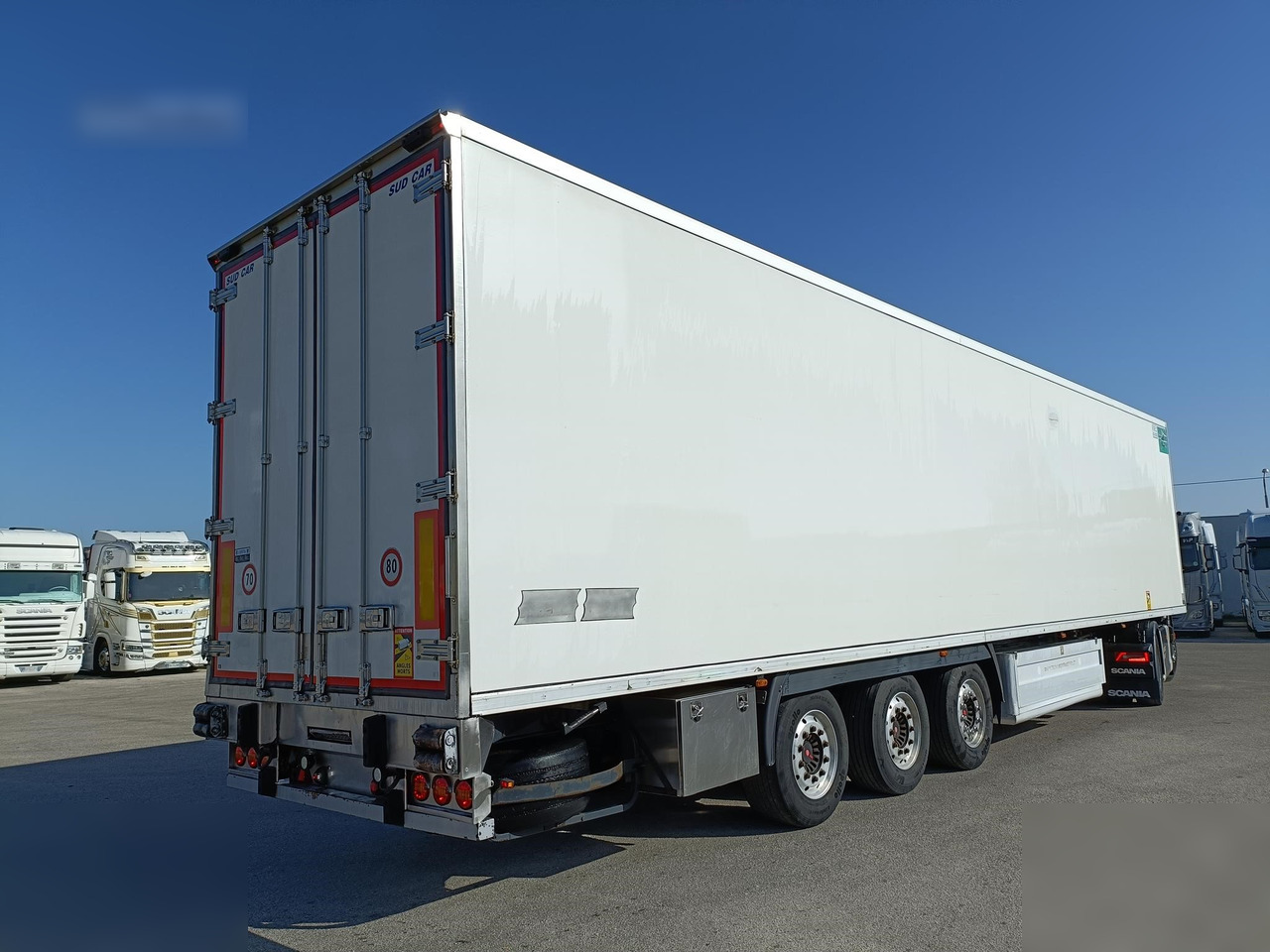 SCHMITZ  - Félpótkocsi hűtős: 1 kép. SCHMITZ  - Félpótkocsi hűtős: 1 kép.