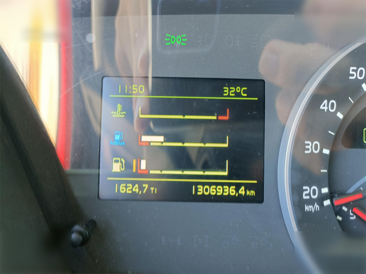 Cserefelépítményes teherautó VOLVO FH500: 7 kép. Cserefelépítményes teherautó VOLVO FH500: 7 kép.