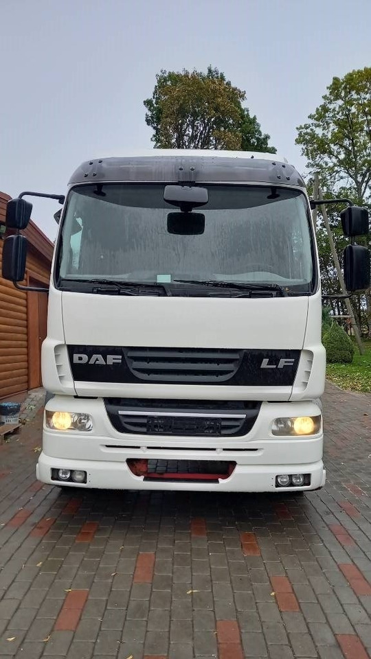 DAF FA55.250G, ONLY FOR PARTS! - Dobozos felépítményű teherautó: 3 kép. DAF FA55.250G, ONLY FOR PARTS! - Dobozos felépítményű teherautó: 3 kép.