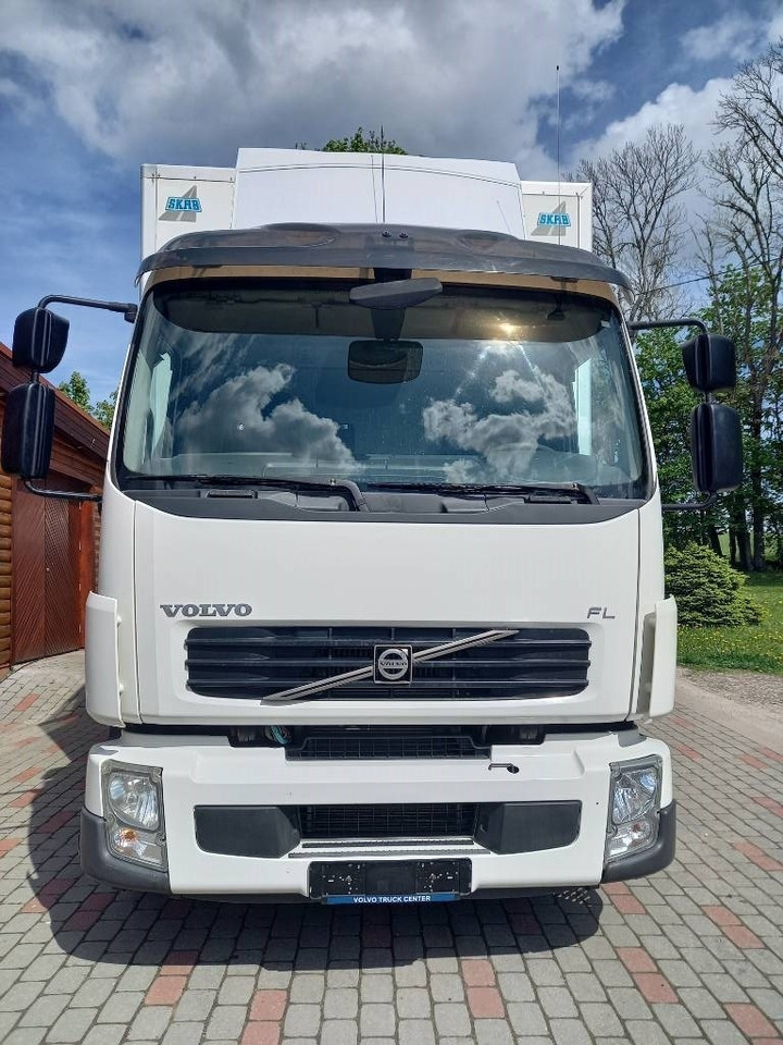 Volvo BM FL 240, 4x2, SIDE-OPENING - Dobozos felépítményű teherautó: 3 kép. Volvo BM FL 240, 4x2, SIDE-OPENING - Dobozos felépítményű teherautó: 3 kép.