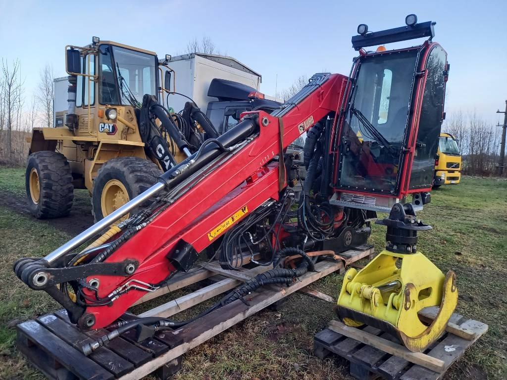Volvo FH 500 - Rönkszállító teherautó: 5 kép. Volvo FH 500 - Rönkszállító teherautó: 5 kép.