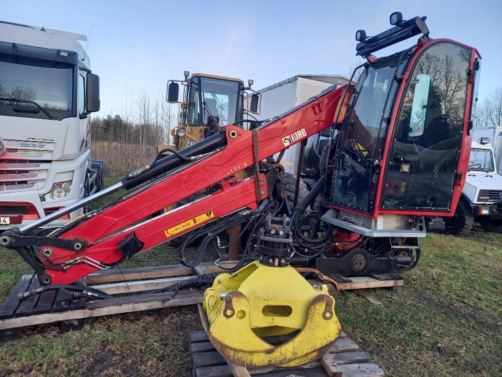 Volvo FH 500 - Rönkszállító teherautó: 3 kép. Volvo FH 500 - Rönkszállító teherautó: 3 kép.