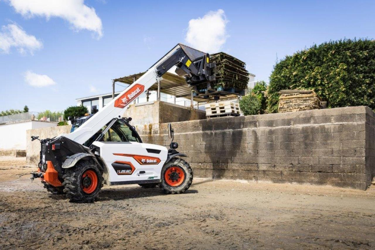 Bobcat TL25-60 Agri 1 5 Jahre 0% - Teleszkópos rakodó: 1 kép. Bobcat TL25-60 Agri 1 5 Jahre 0% - Teleszkópos rakodó: 1 kép.