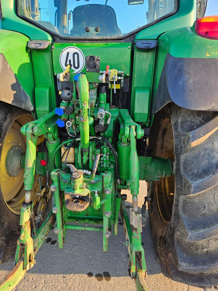 John Deere 6920 - Traktor: 4 kép. John Deere 6920 - Traktor: 4 kép.
