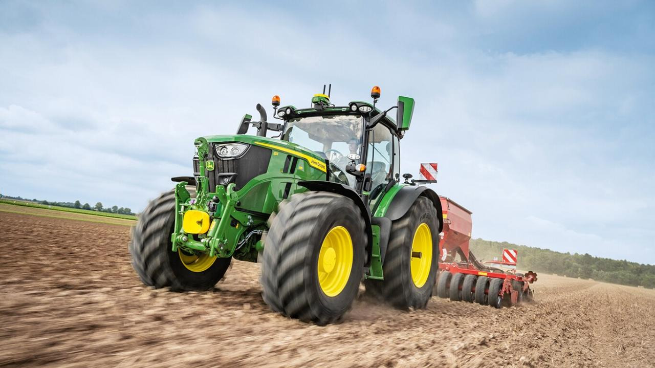 John Deere 6R185 Power Gard - Traktor: 1 kép. John Deere 6R185 Power Gard - Traktor: 1 kép.