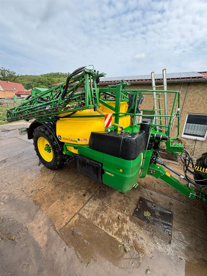 John Deere M952 I - Vontatott permetezők: 3 kép. John Deere M952 I - Vontatott permetezők: 3 kép.