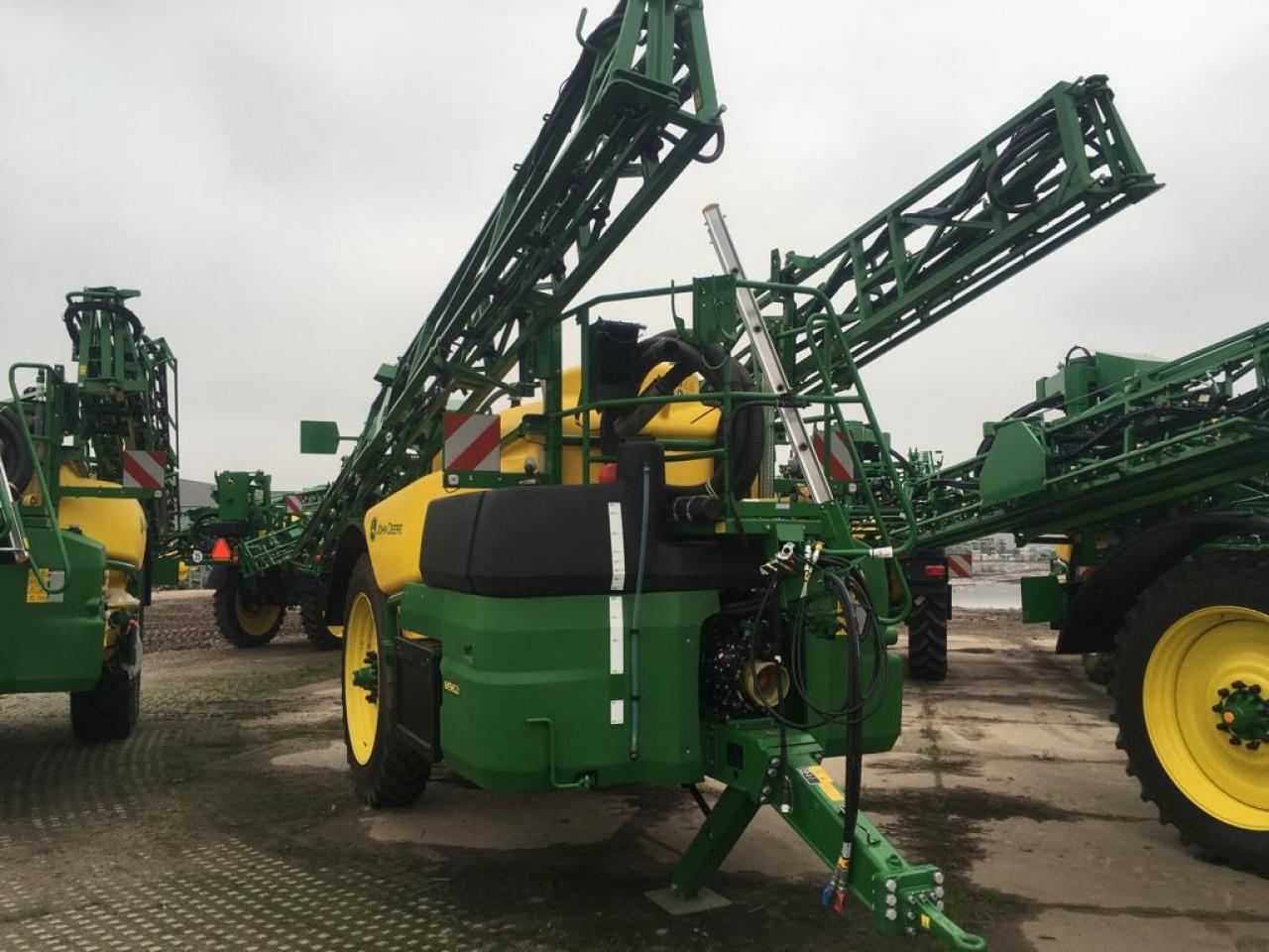 John Deere M962I - Vontatott permetezők: 1 kép. John Deere M962I - Vontatott permetezők: 1 kép.