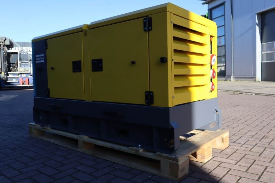 Atlas Copco QAS 40 ST3 Valid inspection, *Guarantee! Diesel, 4 - Áramfejlesztő: 3 kép. Atlas Copco QAS 40 ST3 Valid inspection, *Guarantee! Diesel, 4 - Áramfejlesztő: 3 kép.