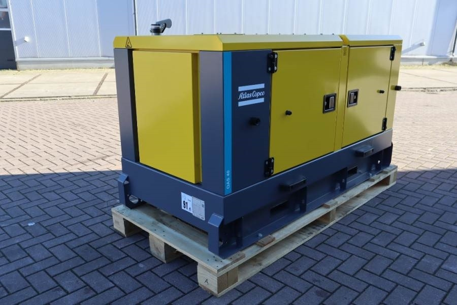 Atlas Copco QAS 40 ST3 Valid inspection, *Guarantee! Diesel, 4 - Áramfejlesztő: 2 kép. Atlas Copco QAS 40 ST3 Valid inspection, *Guarantee! Diesel, 4 - Áramfejlesztő: 2 kép.