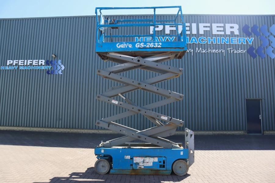 Genie GS2632 Electric, Working Height 10m, 227kg Capacit - Ollós emelő: 5 kép. Genie GS2632 Electric, Working Height 10m, 227kg Capacit - Ollós emelő: 5 kép.