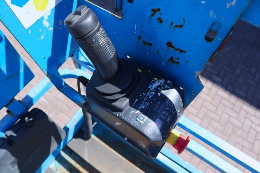 Genie GS2632 Electric, Working Height 10m, 227kg Capacit - Ollós emelő: 4 kép. Genie GS2632 Electric, Working Height 10m, 227kg Capacit - Ollós emelő: 4 kép.