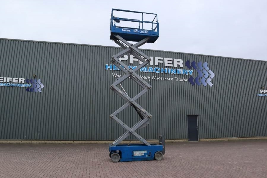 Genie GS2632 Electric, Working Height 10m, 227kg Capacit - Ollós emelő: 5 kép. Genie GS2632 Electric, Working Height 10m, 227kg Capacit - Ollós emelő: 5 kép.