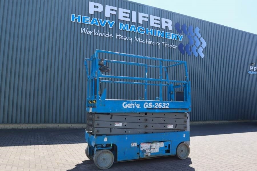 Genie GS2632 Electric, Working Height 10m, 227kg Capacit - Ollós emelő: 1 kép. Genie GS2632 Electric, Working Height 10m, 227kg Capacit - Ollós emelő: 1 kép.