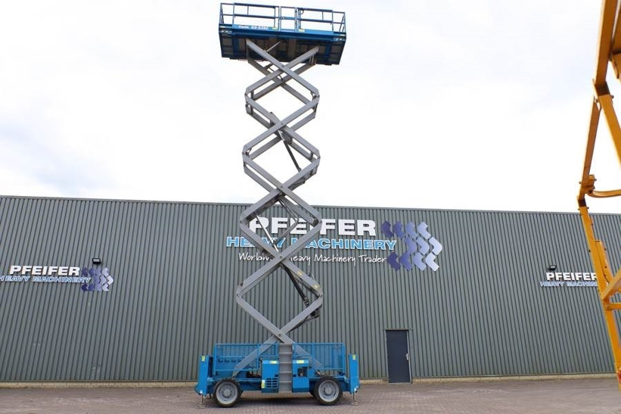 Genie GS5390 Diesel, 4x4 Drive, 18.15m Working Height, 6 - Ollós emelő: 3 kép. Genie GS5390 Diesel, 4x4 Drive, 18.15m Working Height, 6 - Ollós emelő: 3 kép.